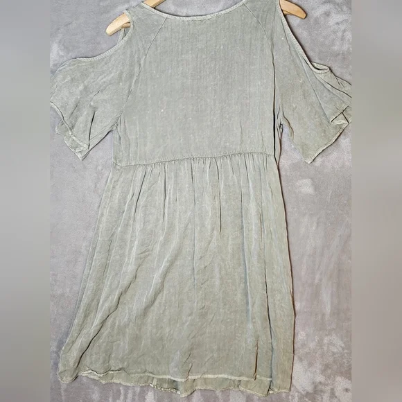 Altard State Woman's Cold Shoulder‎ Dress Size S Embroidered Design With Ribbon. - Picture 7 of 12